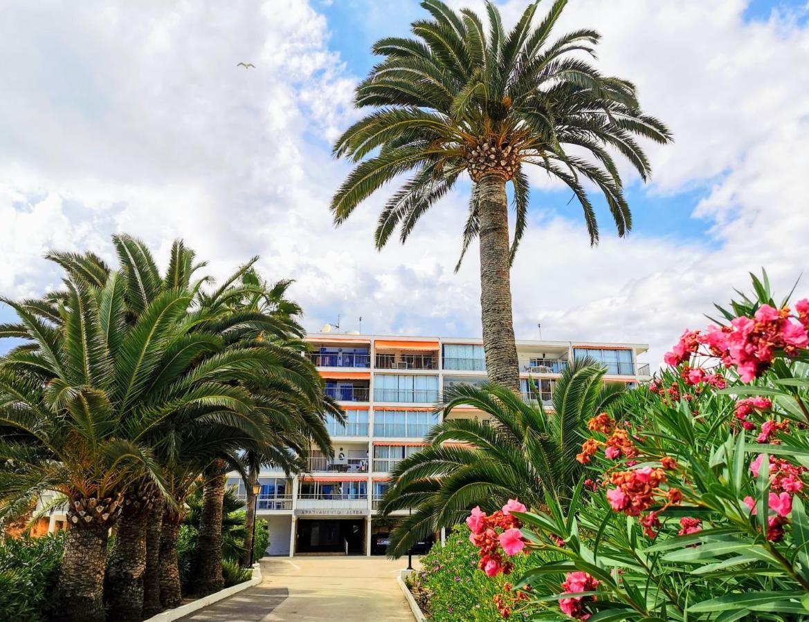 Happy Beachfront Apartment Алтеа Екстер'єр фото