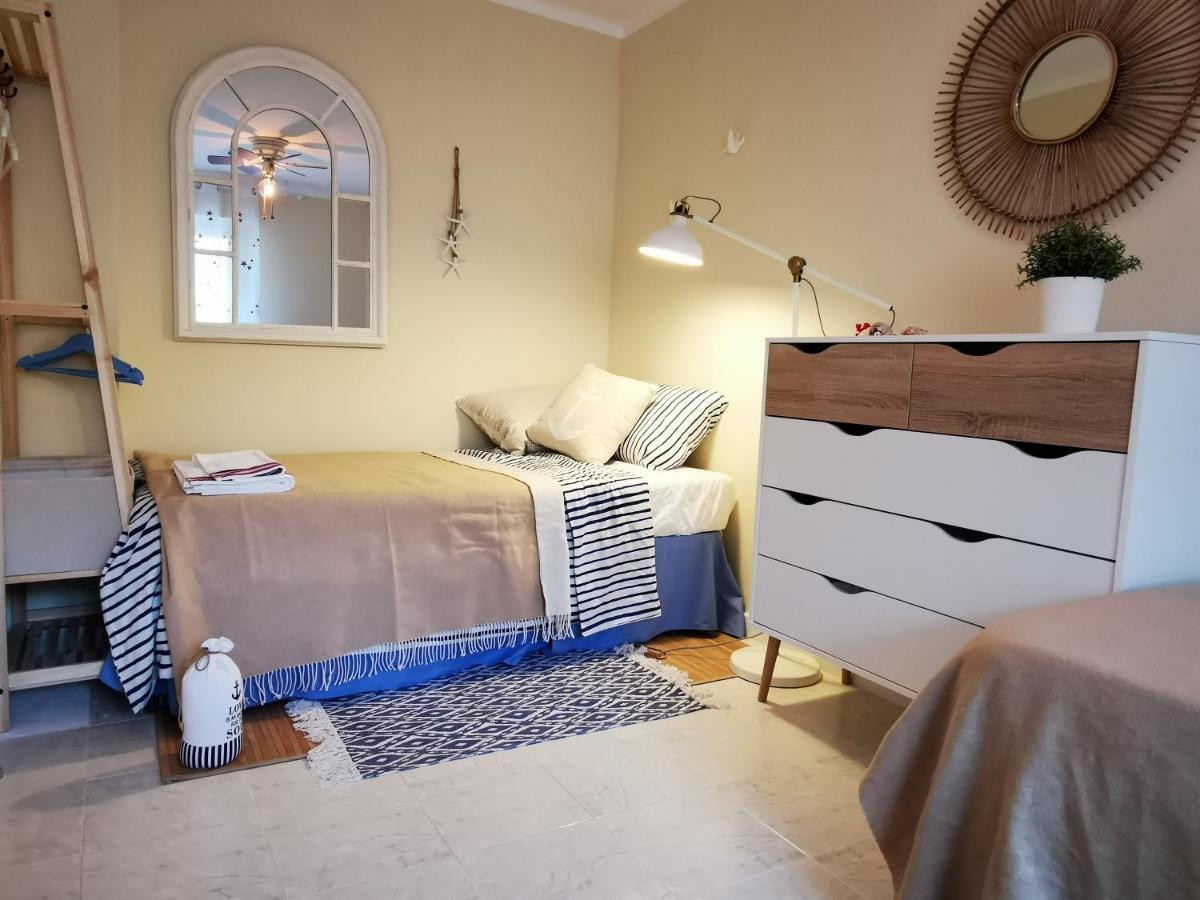 Happy Beachfront Apartment Алтеа Екстер'єр фото