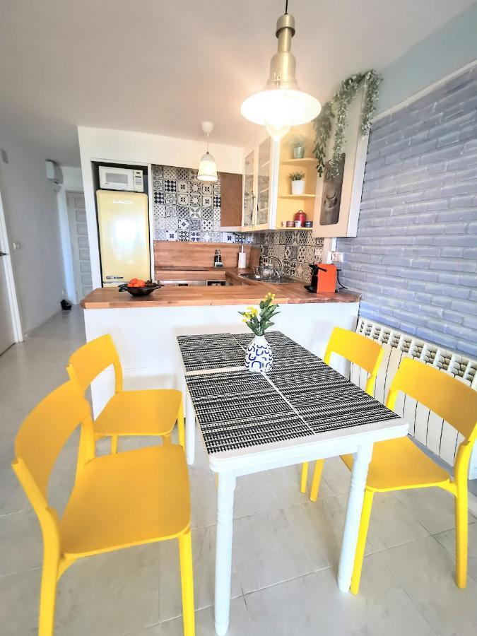 Happy Beachfront Apartment Алтеа Екстер'єр фото