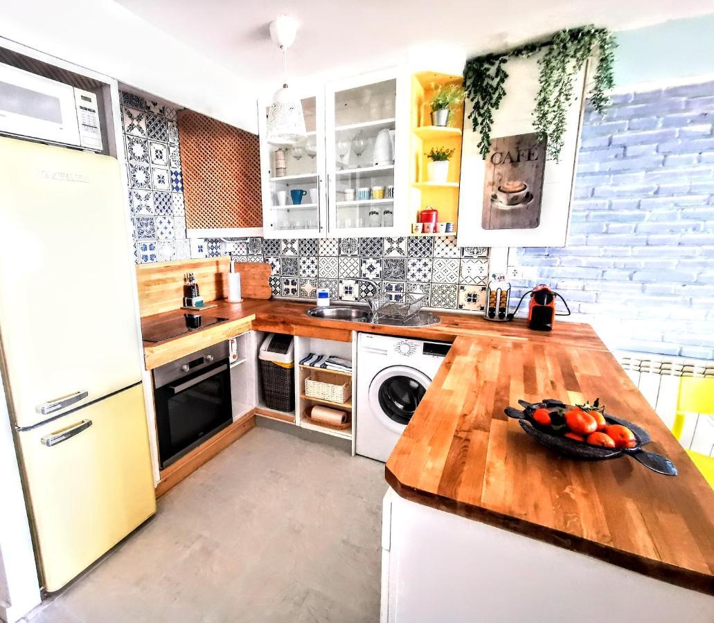 Happy Beachfront Apartment Алтеа Екстер'єр фото