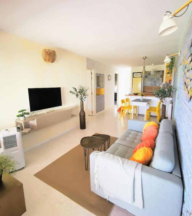 Happy Beachfront Apartment Алтеа Екстер'єр фото